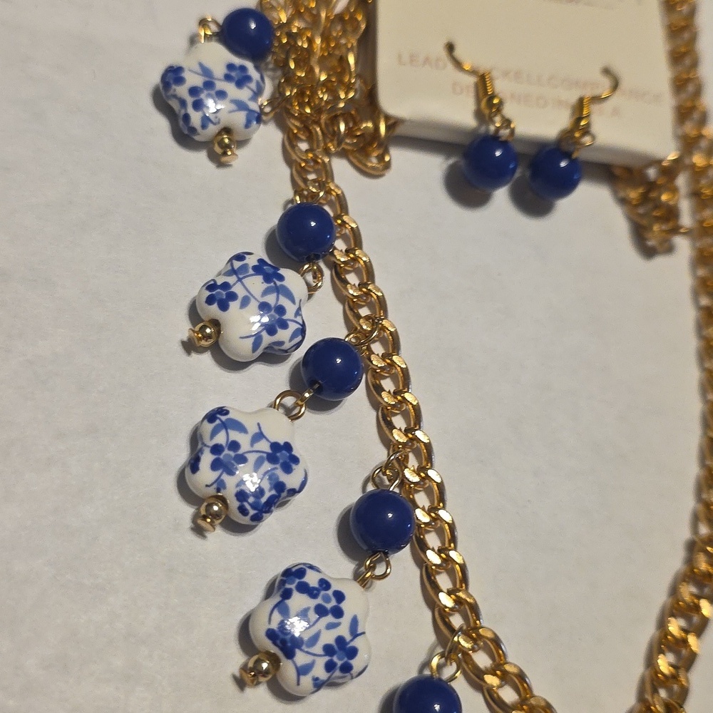 Gold and Blue Floral Necklace - Picture 5 of 16